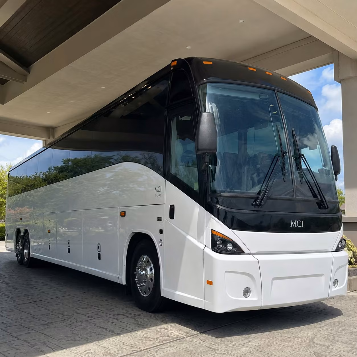 book healthcare and hospital employee shuttle service in waterbury