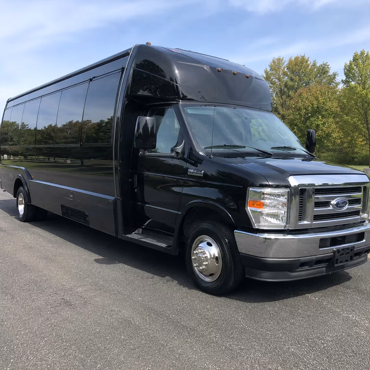 party buses and minibuses for new haven concert venues