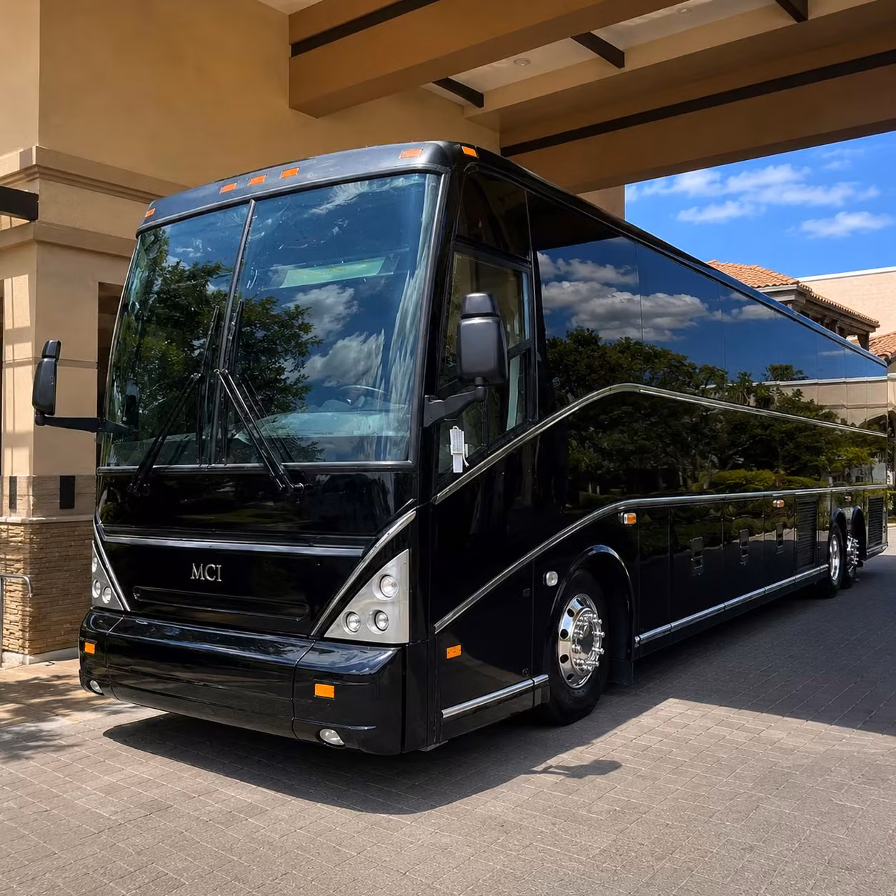 waterbury employee shuttle services for daily commutes and campus transfers